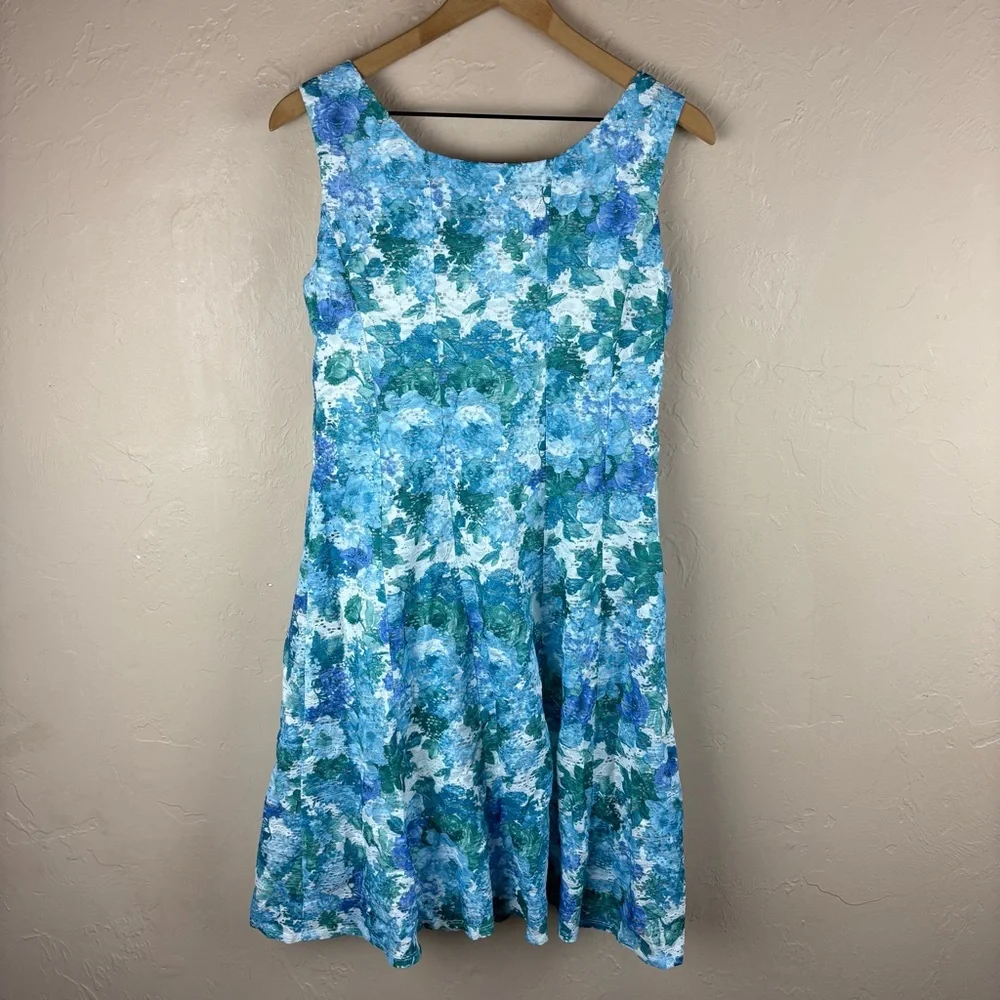 R & M Richards Blue White Floral Eyelet Sleeveless Fit and Flare Dress Size 10P - Picture 4 of 10